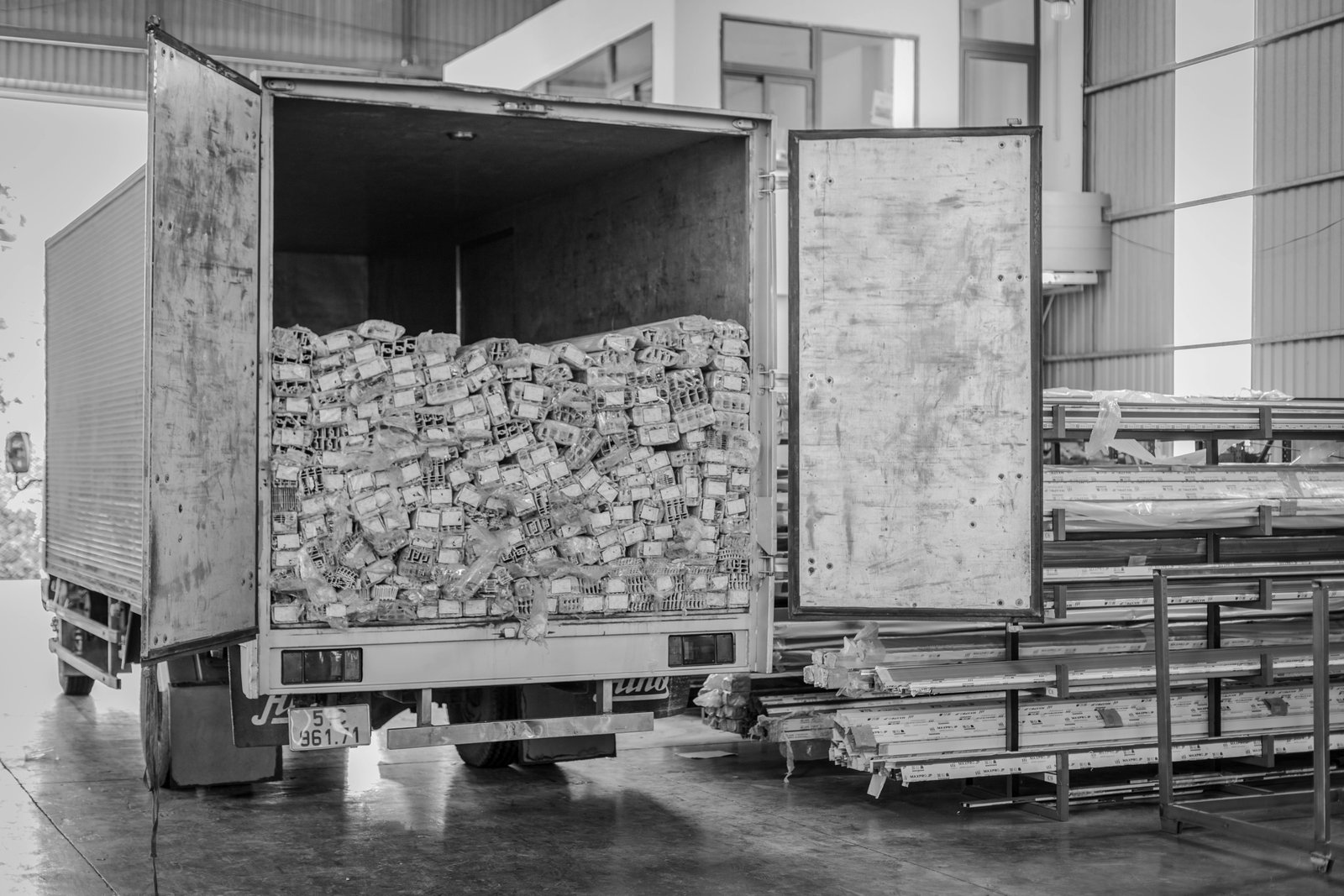 Container Truck Service